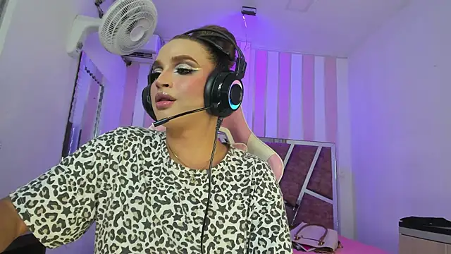 KylieVictoria live sex cam