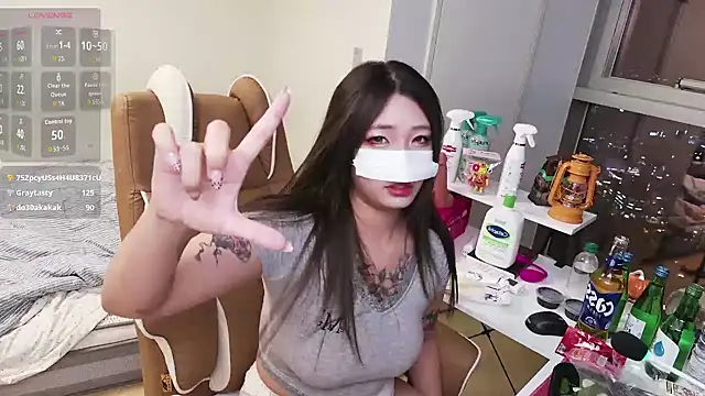 Milk_Sola live sex cam