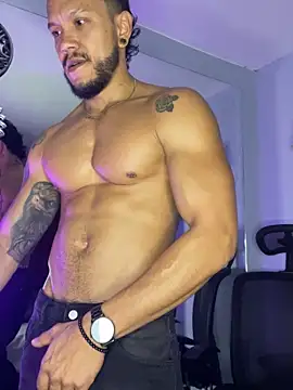 ARON_TAYLER01 live sex cam