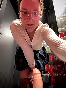 The_Snowwhitee live sex cam