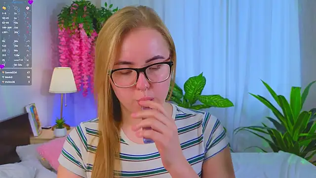 JudithWilson's cam snapshot