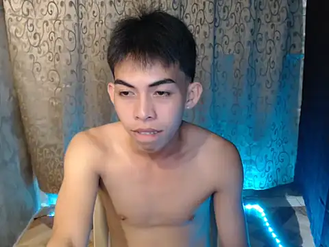 Urhotsilverboy live sex cam