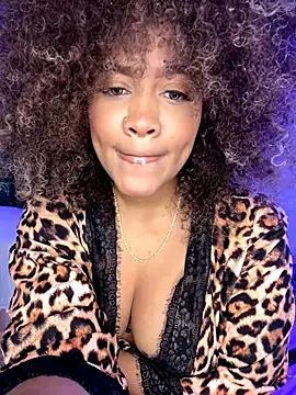 riri_brunnete live sex cam