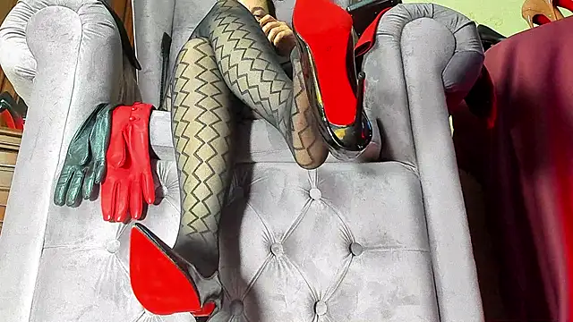 LadyLeather's cam snapshot