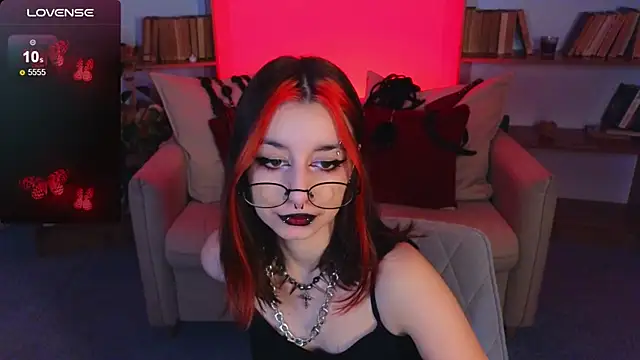 Mistress__Marcelline's cam snapshot