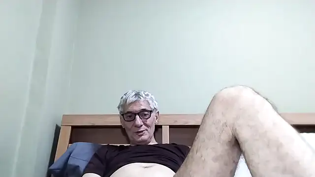 BIGUNCUTHARDCOCK live sex cam