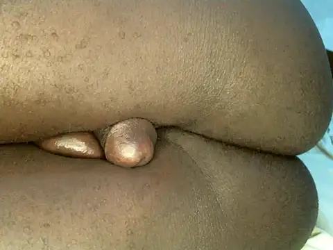 SLUTY_BBC's cam snapshot