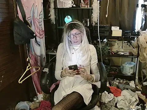 Ombeline1 live sex cam