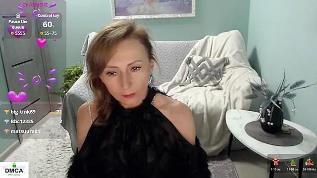 HornyMilf_777 live sex cam