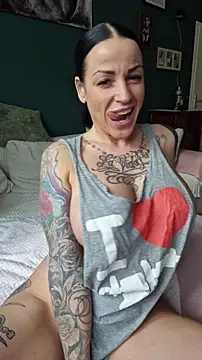 EmilyDiazofficial live sex cam