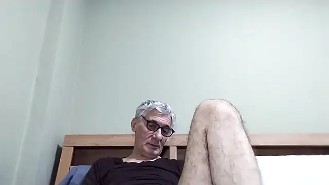 BIGUNCUTHARDCOCK live sex cam