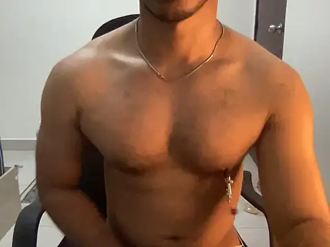 Hotmaskedboi live sex cam