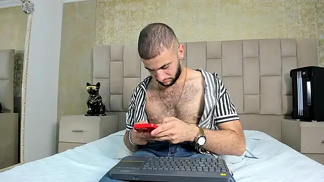 MaximusClark live sex cam