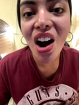 TS-SimplyTheBest live sex cam