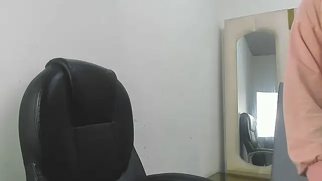 IsabellRodriguez18 live sex cam