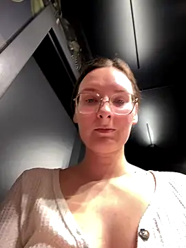 The_Snowwhitee's cam snapshot