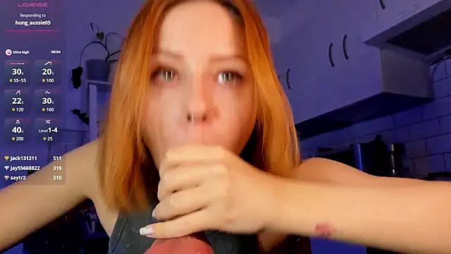 ilona_curly's cam snapshot