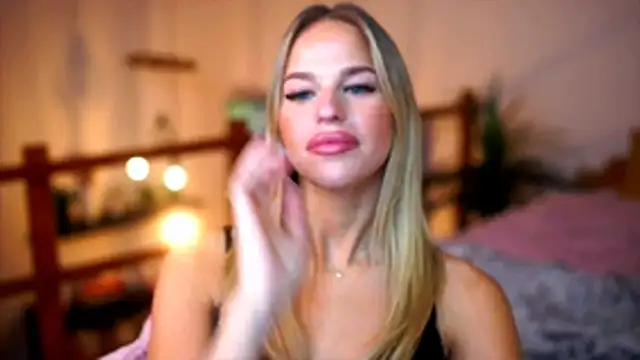 Emilyvanroessel live sex cam