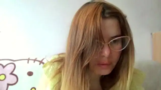 HornyElena's cam snapshot