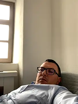 Mike8523 live sex cam