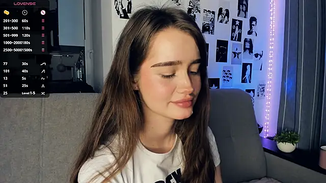 lovelyalivia live sex cam