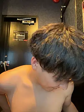 yuuki8910 live sex cam