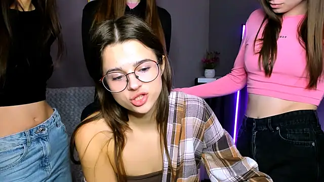 nekky_mouse live sex cam