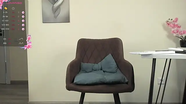 PoisonEvelyn live sex cam