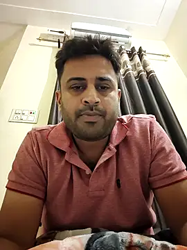 ITZ_GURU live sex cam