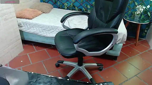 Garuo_18 live sex cam