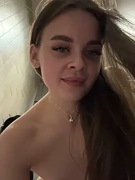 KristiRich live sex cam