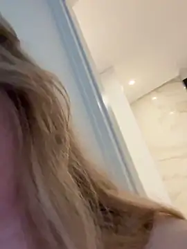 curvyflawless live sex cam