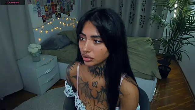 CharimgSabrina live sex cam