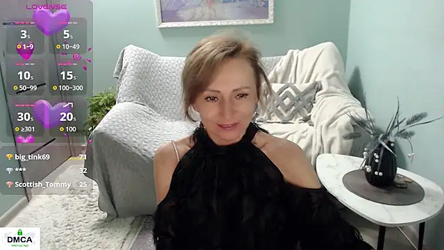 HornyMilf_777 live sex cam