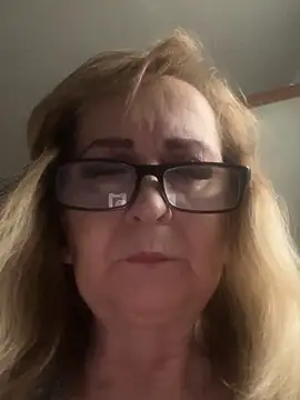 Irina2909@xh live sex cam