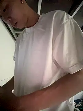 linh21107 live sex cam