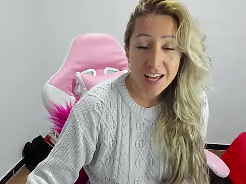 chrystal_sl852's cam snapshot