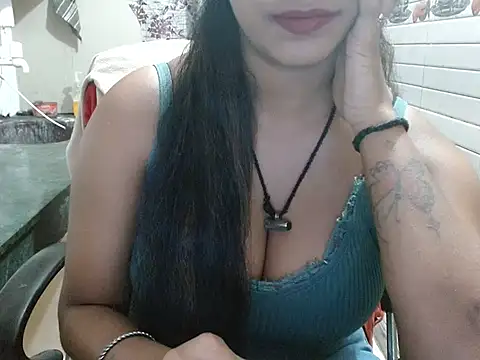 LovingPihu's cam snapshot