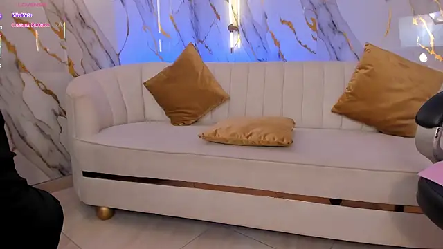 MartinnaBonnet live sex cam