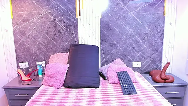 AndreaFletcher live sex cam