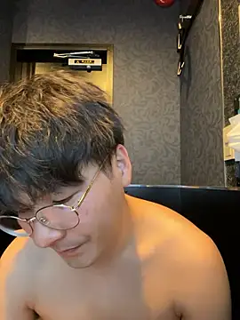 yuuki8910 live sex cam