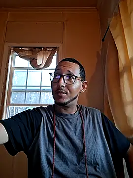 ThrowedWorldWide's cam snapshot