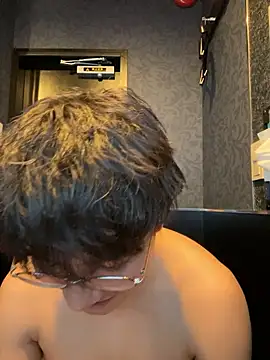 yuuki8910 live sex cam