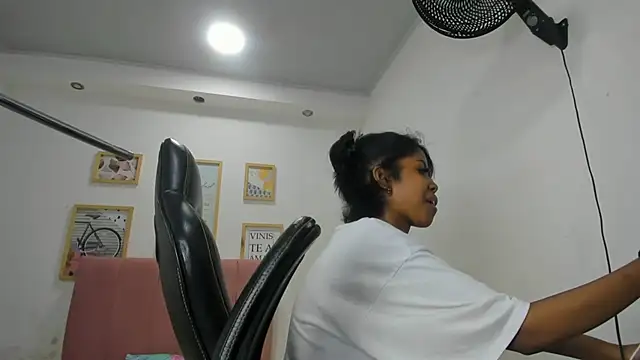 Dakota_evans18 live sex cam