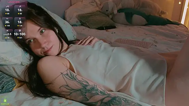 Erytheia live sex cam