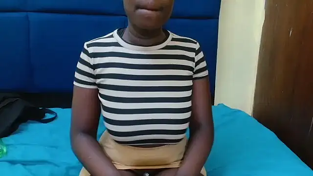 MilkyTitties live sex cam