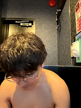 yuuki8910 live sex cam