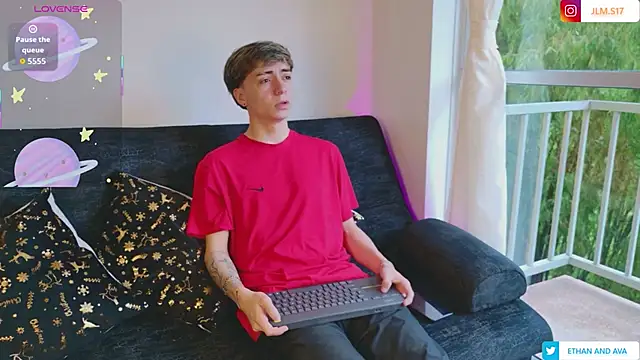 ethan_and_ava live sex cam