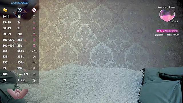 XLindaMilfX live sex cam