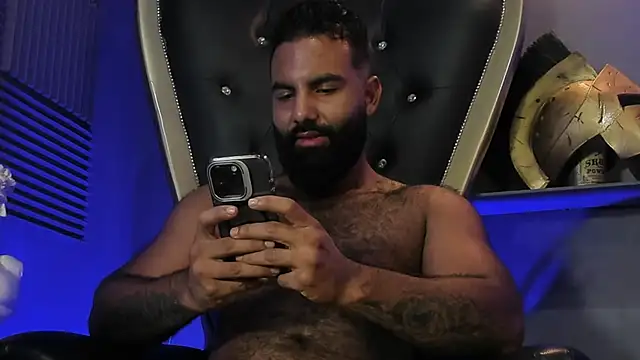 BeardAndrew live sex cam